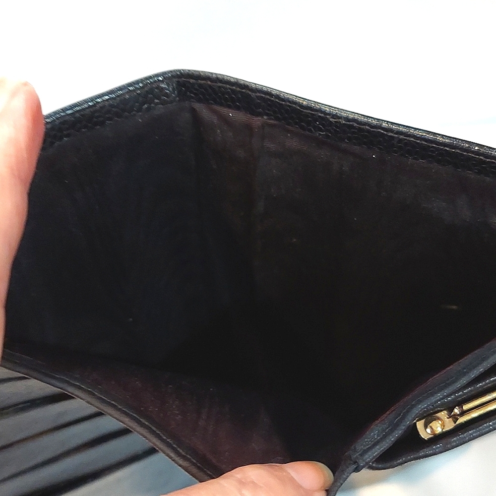 Chanel Caviar Wallet, Black CC Embossed. Pebbled caviar genuine leather. Luxury! - Picture 7 of 12